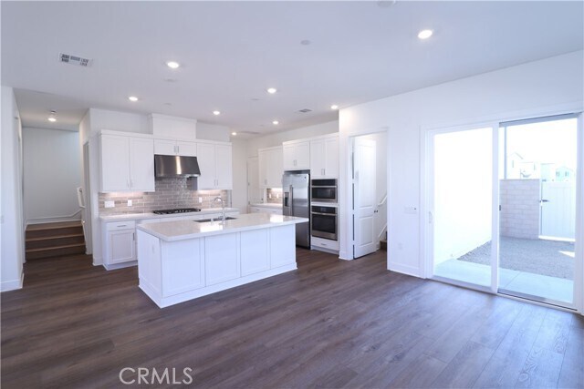 Building Photo - 273 Shoveler