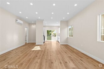 Building Photo - 702 E Glenoaks Blvd