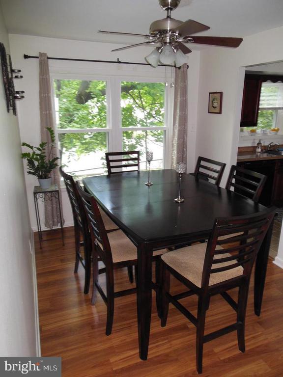 Foto del edificio - 10 Woodland Ave