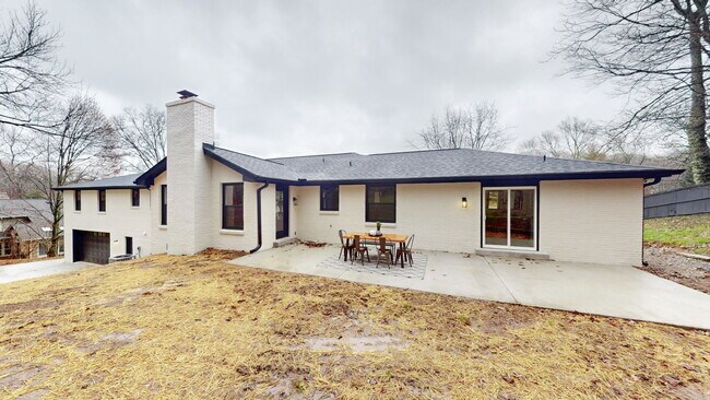 Foto del edificio - 5527 Hillview Dr