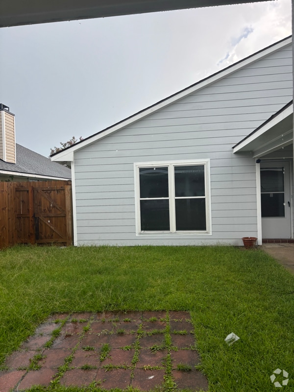 Building Photo - 5213 Berryville Ct