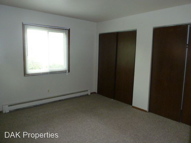 Building Photo - N113W15511-W15511 Francese Dr