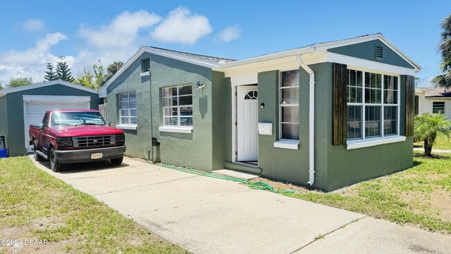Building Photo - 386 S Halifax Dr
