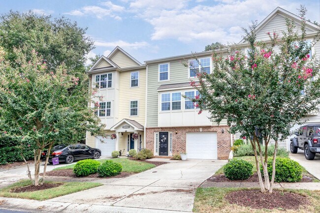 Foto del edificio - 4 Bedroom Heritage Townhome