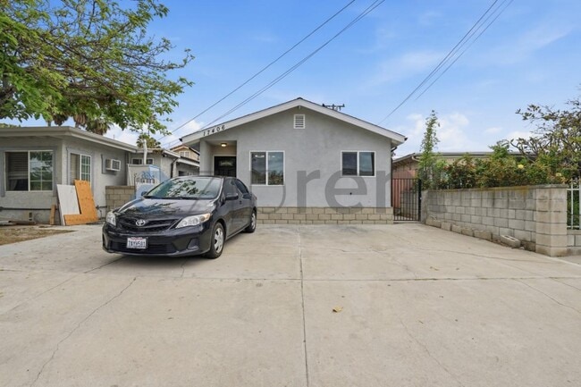 Building Photo - 17406 Horst Ave