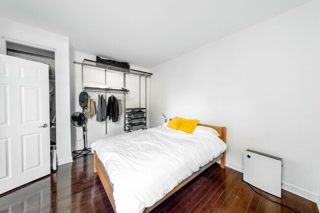 Foto del edificio - 42 Van Wagenen Ave