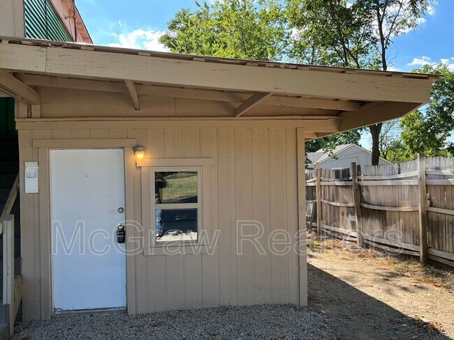 Building Photo - 821 N Highland Ave