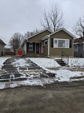 Building Photo - 1519 W 2nd St