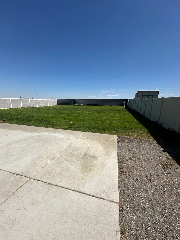 Foto del edificio - 6205 Curlew Ln