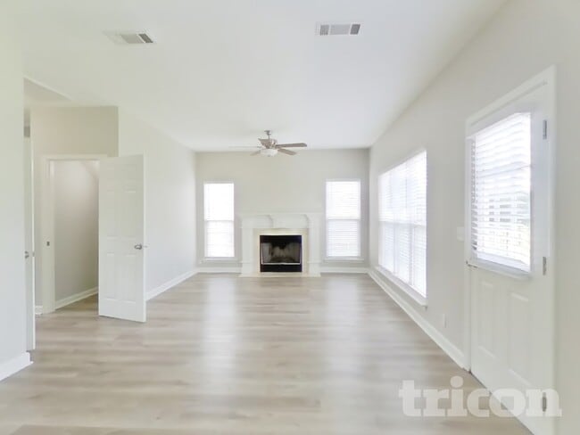 Building Photo - 1629 Good Day Ct