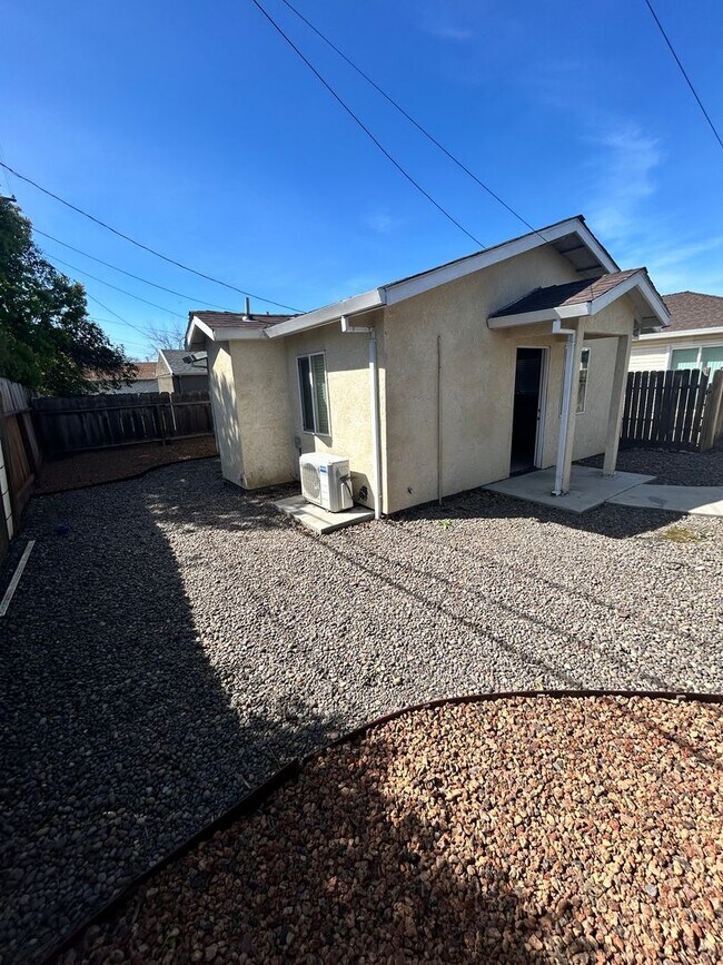 Foto del edificio - 1 BEDROOM/1 BATH HOME STOCKTON CA