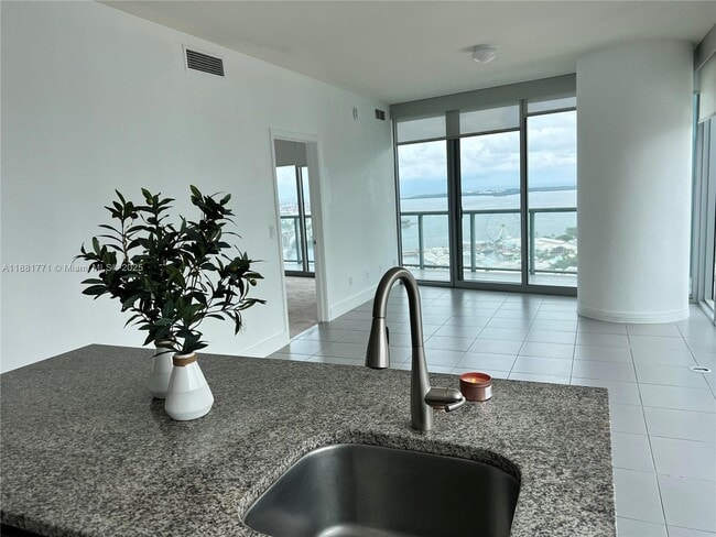 Foto del edificio - 888 Biscayne Blvd
