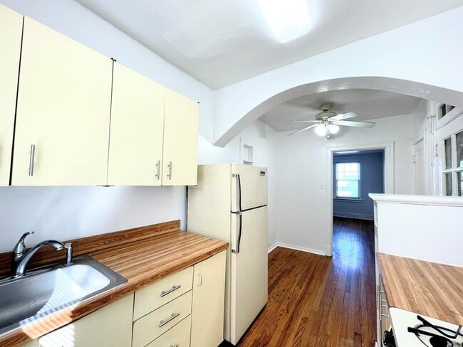 Building Photo - 6655 Berthold Ave