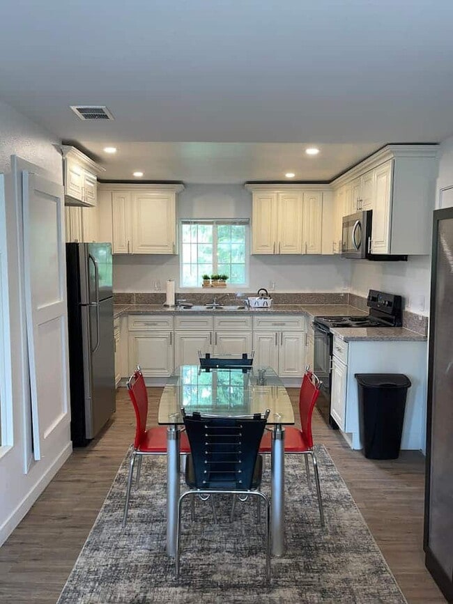 6613 Stoney Dr, Redding, CA 96002 House Rental in Redding, CA