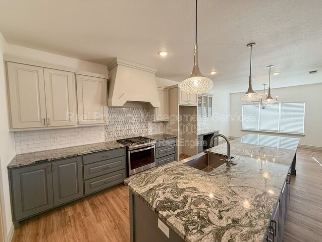 Foto del edificio - 5705 118th St