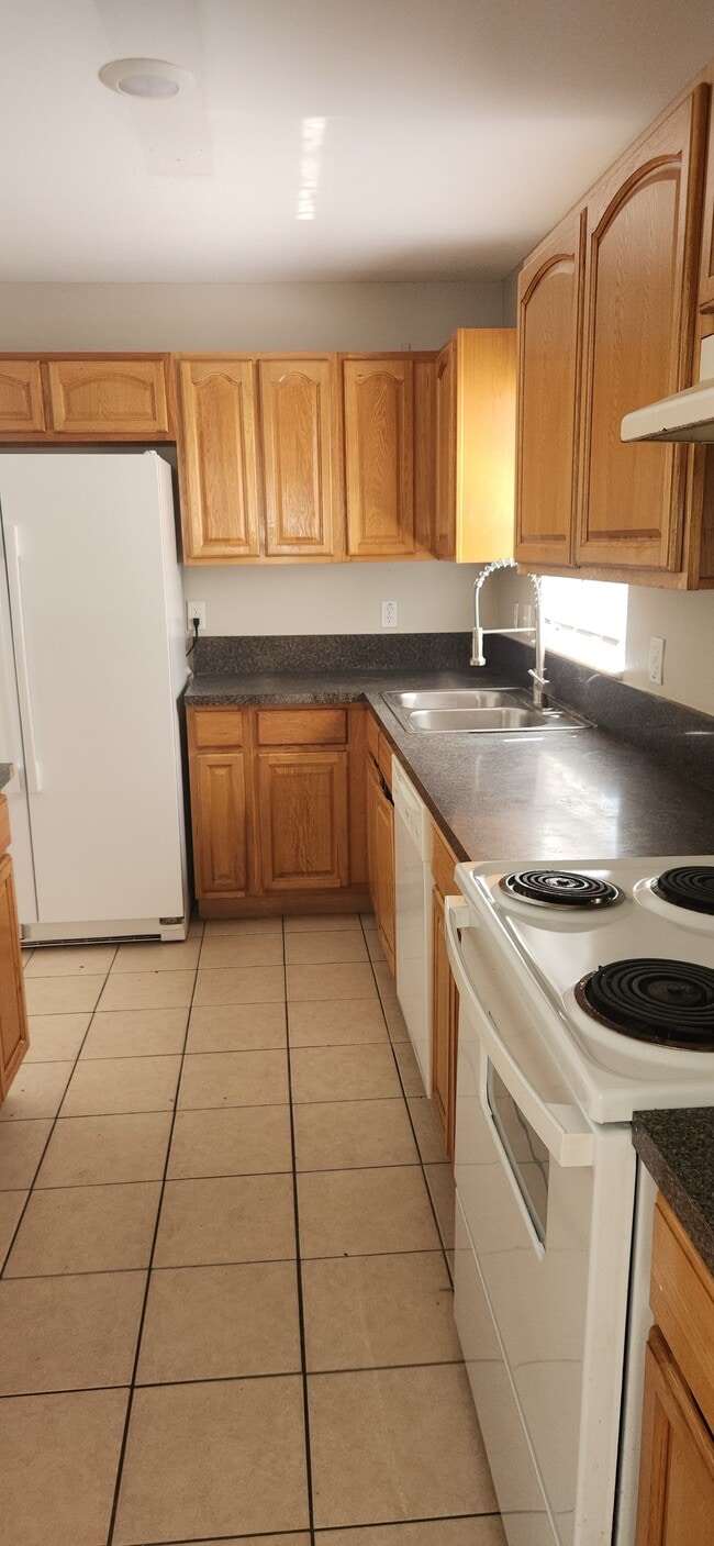 Foto del edificio - 963 E Main St