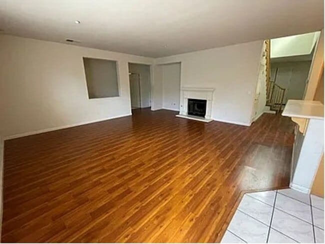 Building Photo - $4830 -- Stunning 4-Bedroom Home in Desira...