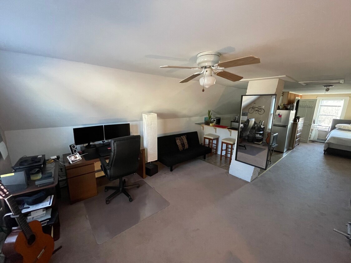Home Office and Living area - 3rd floor - 83 Kneen St