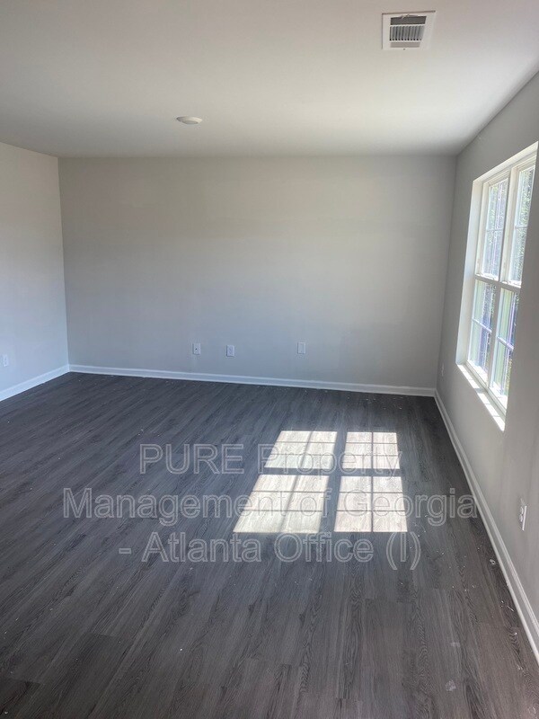 Building Photo - 519 Elles Wy