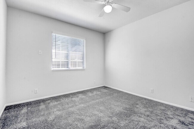 Building Photo - Single Level 2 bedroom 1 bath ADU for leas...
