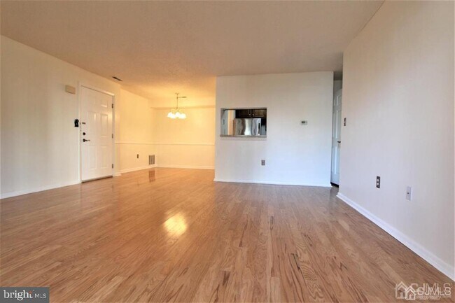 Building Photo - 1219 Ravens Crest Dr