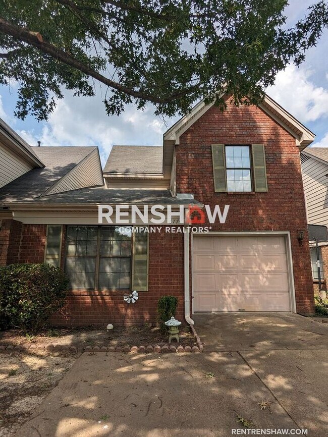 Upgraded Duplex The Willows off Kirby House Rental in Memphis