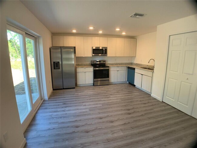 Building Photo - 536 Marion Oaks Ln