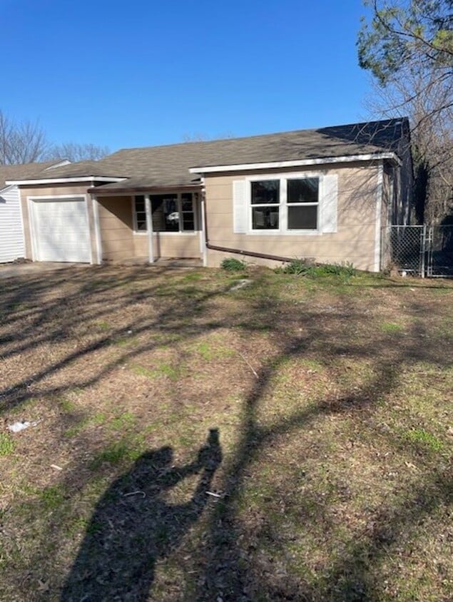 Foto principal - 1648 S Maple Ave