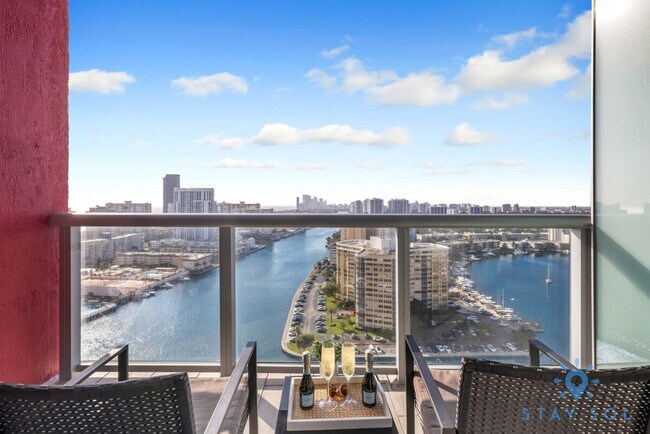 Foto del edificio - 2602 E Hallandale Beach Blvd