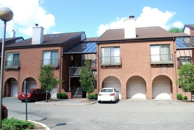 Foto del edificio - 12 Sandburg Ct