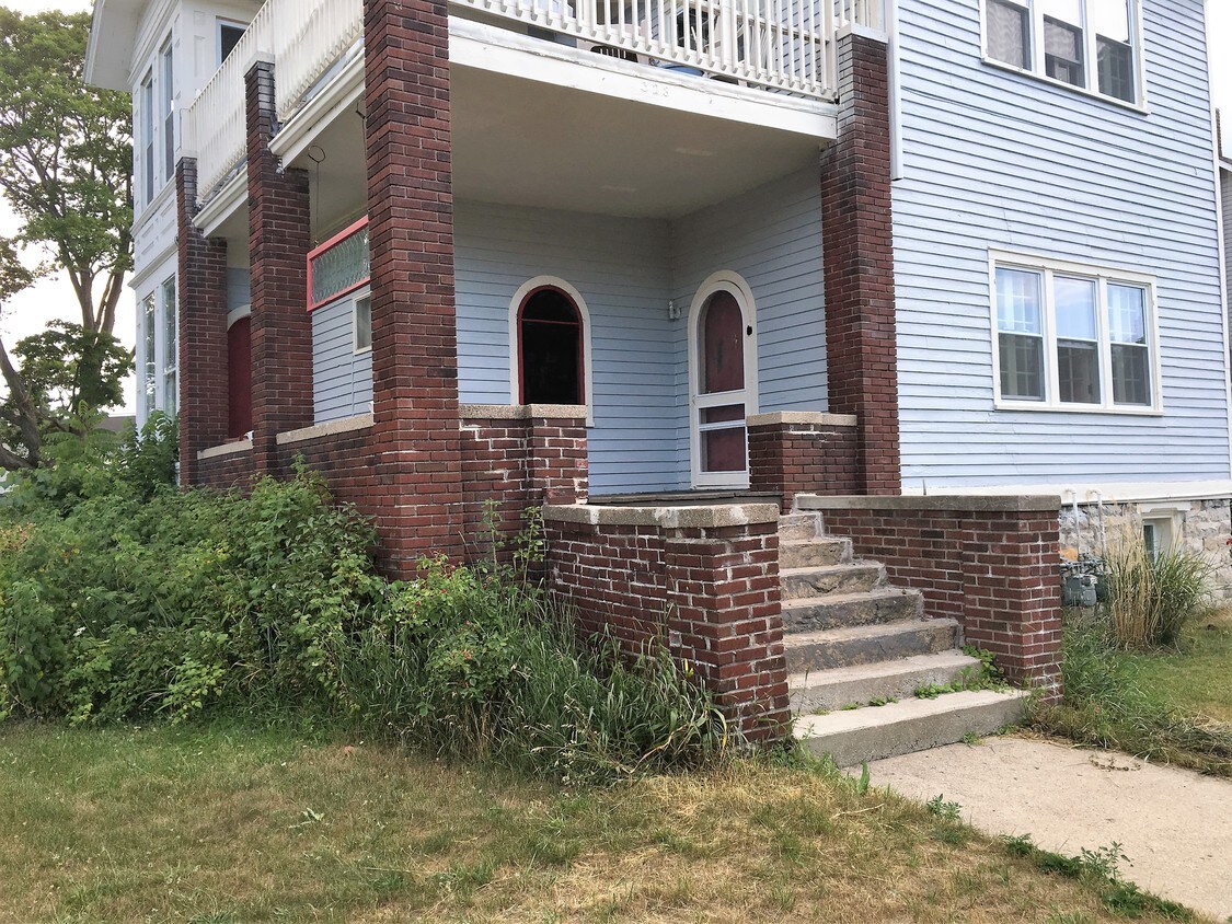 328 W Washington Ave Unit 2, Alpena, MI 49707 Apartments Alpena, MI