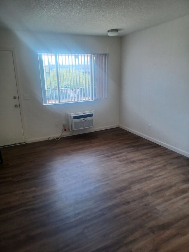 Interior Photo - Tierra Alegre