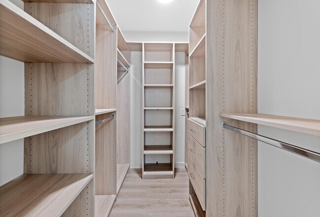 Foto del edificio - 11627 Mayfield Ave