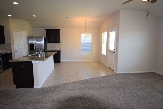 Foto del edificio - 3042 Village Creek Dr