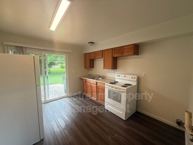 Foto del edificio - 1214 Case Ave