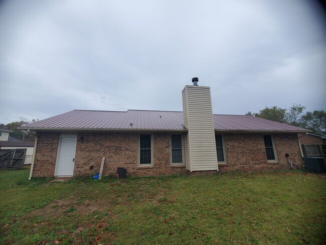 Foto del edificio - 1594 Rossmore Dr