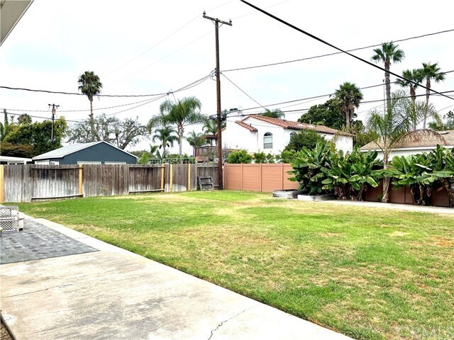Building Photo - 970 Linden Pl