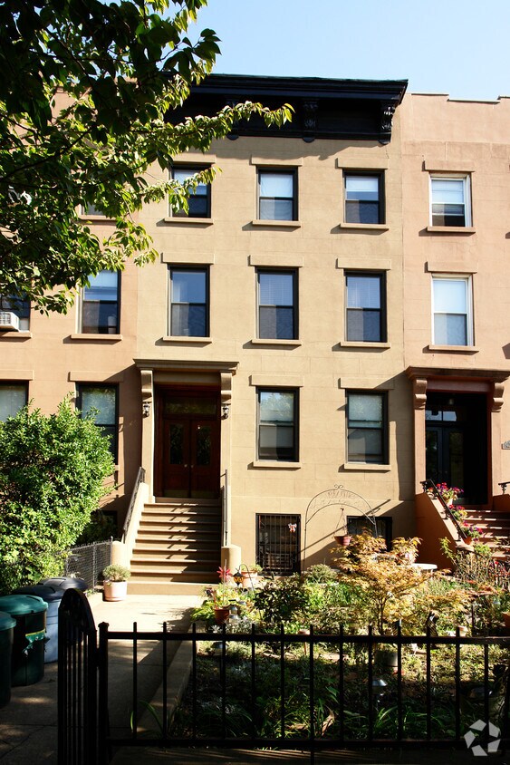 Building Photo - 93 3rd Pl