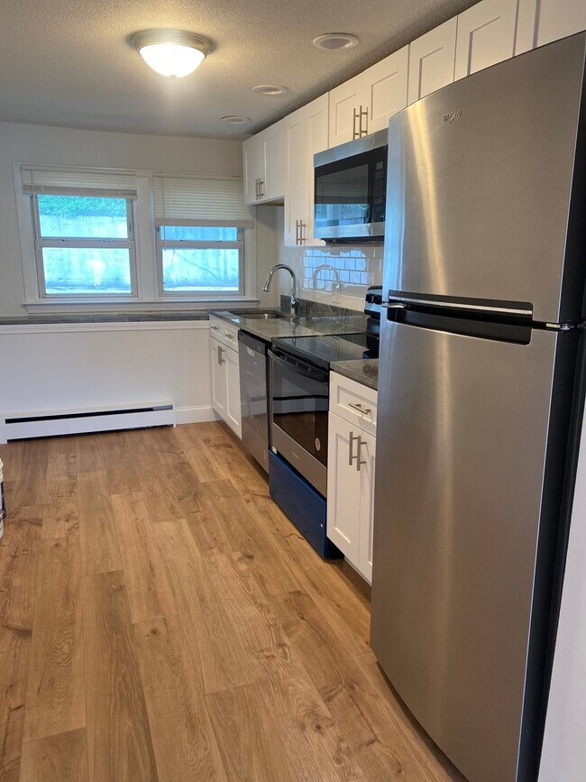 Updated kitchen - 121 Cambridge Rd