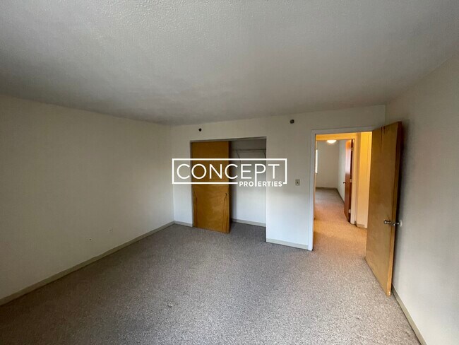 Foto del edificio - 140 N Beacon St