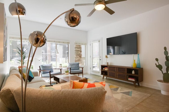 Building Photo - 5450 E Deer Valley Dr