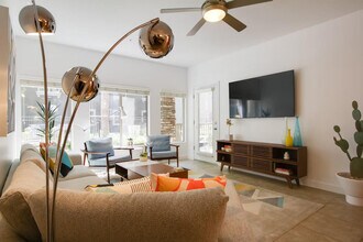 Building Photo - 5450 E Deer Valley Dr