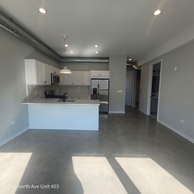 Building Photo - 1942 W North Ave