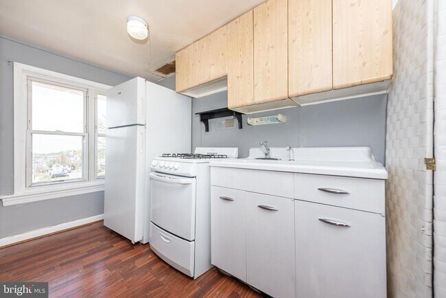Foto del edificio - 7502 Belair Rd