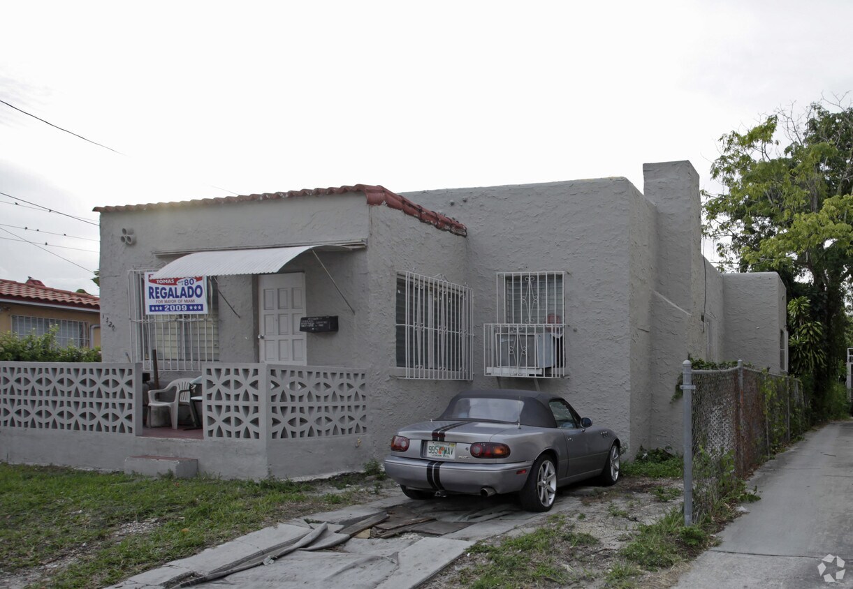 Building Photo - 1320 SW 7th St