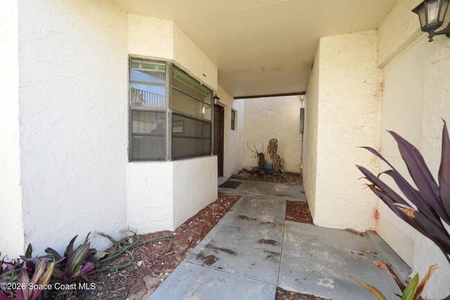 Foto del edificio - 145 Seawind Dr