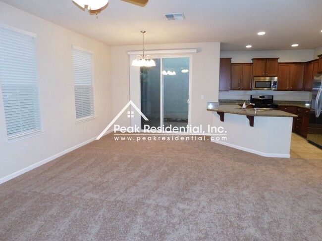 Building Photo - 3 br, 3 bath House - 9036 Crescenda Lane
