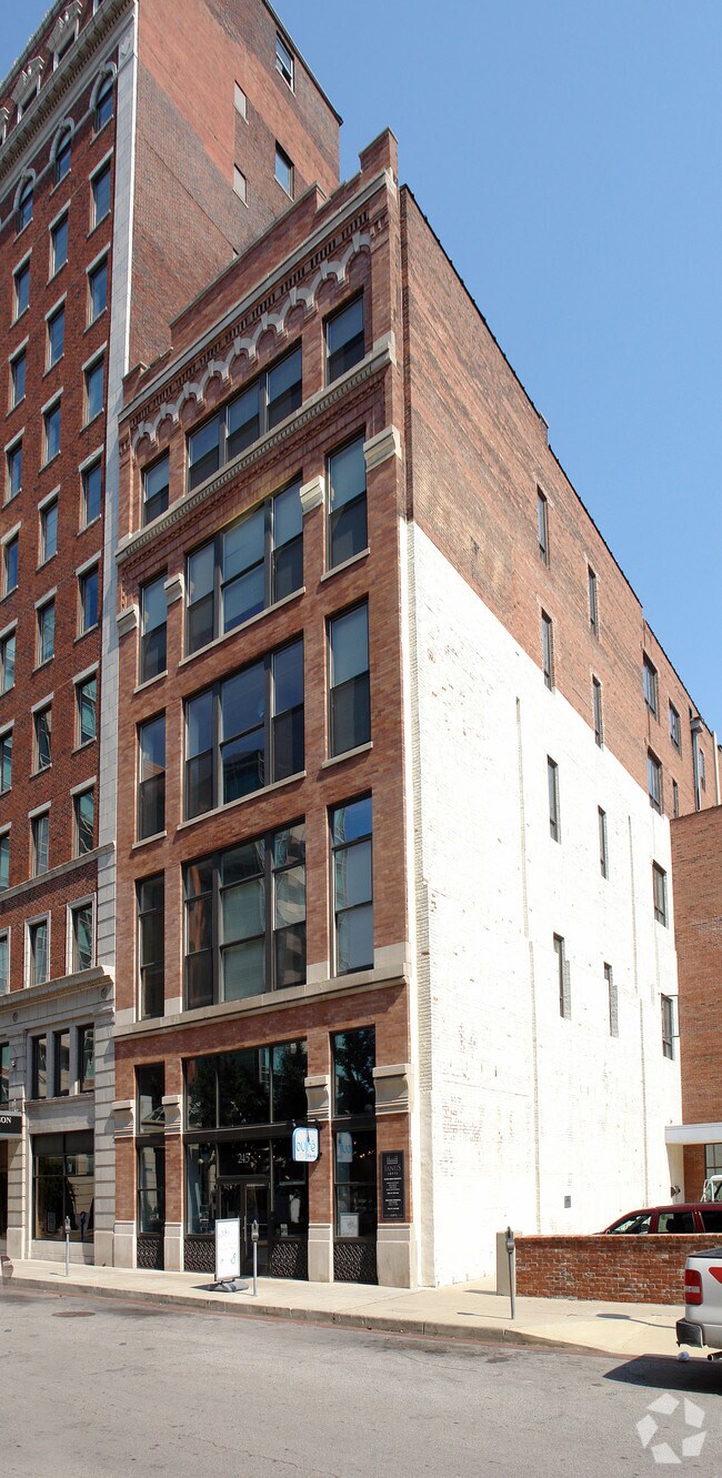 Janus Lofts, Managed by Buckingham Urban L... Apartments Indianapolis