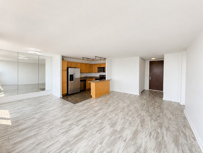 Building Photo - 655 W Irving Park Rd