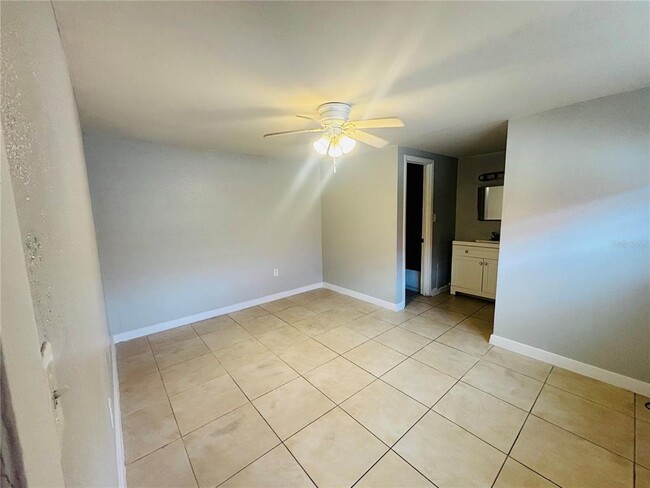 Building Photo - 1310 Lexington Ct